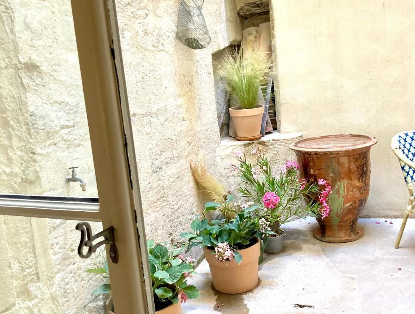 Le Petit Avignon - Chambres & Appartement A Deux Pas Du Pont D'Avignon Et Du Palais Des Papes Frankreich